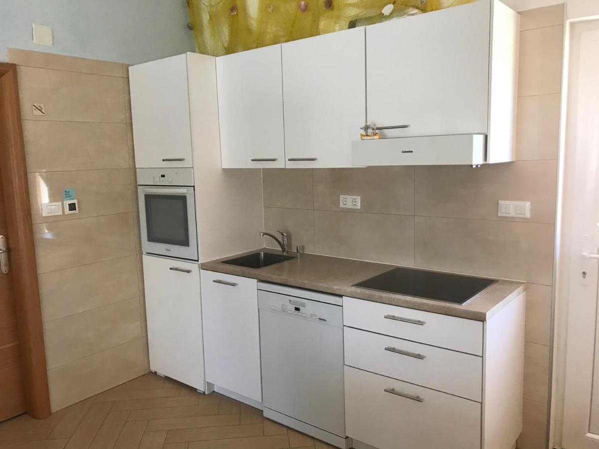 Apartment Klara Krk Town Extérieur photo