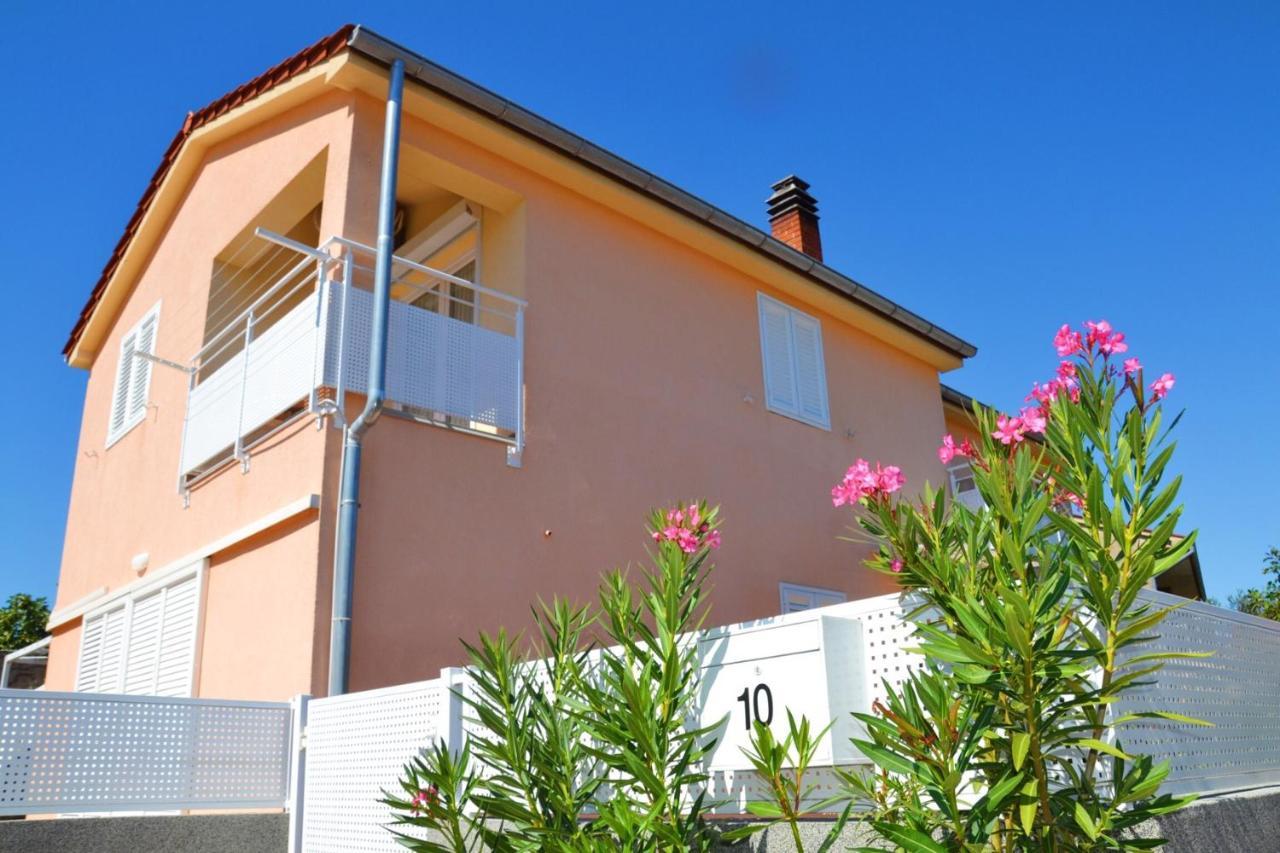 Apartment Klara Krk Town Extérieur photo